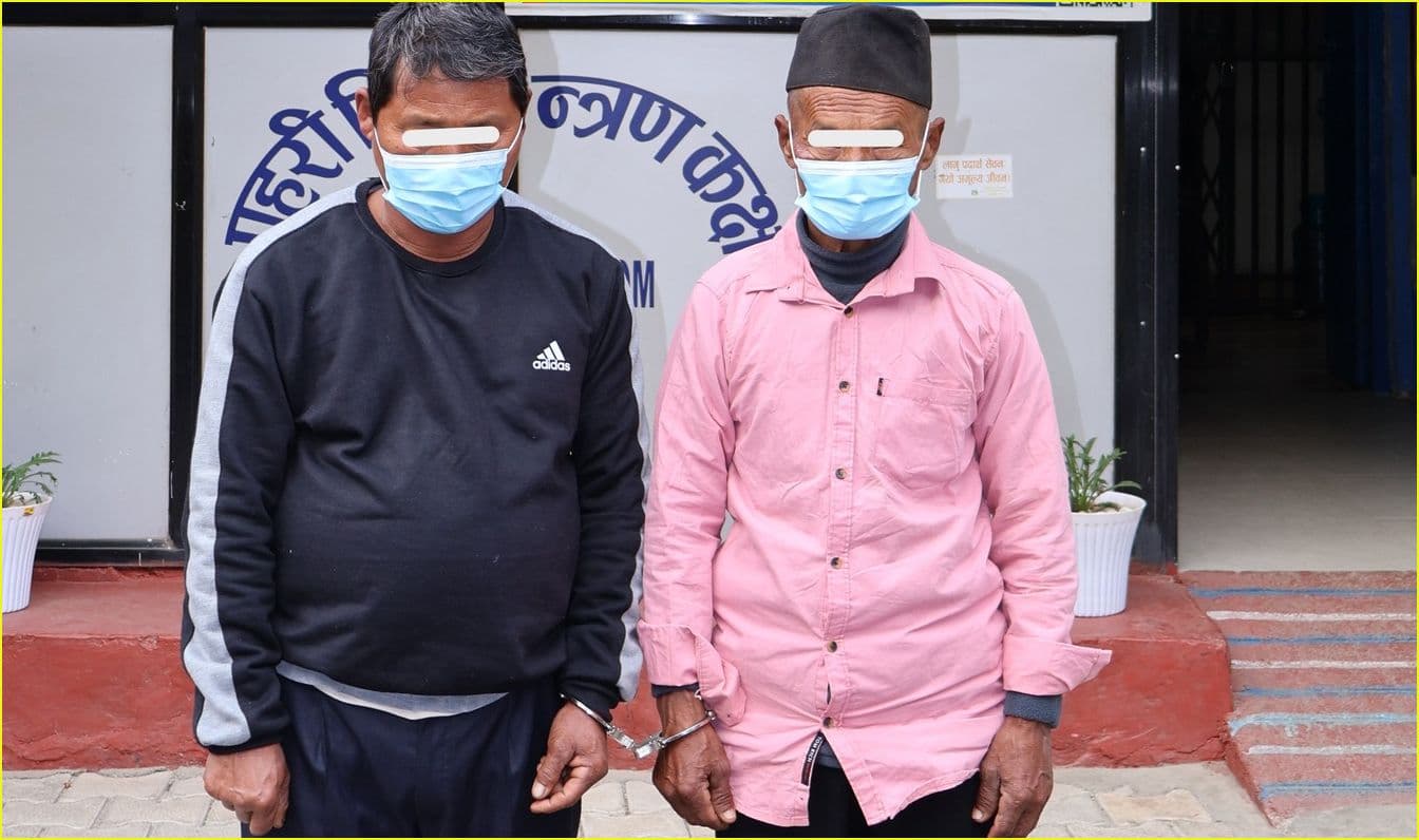 तनहुँबाट तीन भरुवा बन्दुकसहित दुई पक्राउ