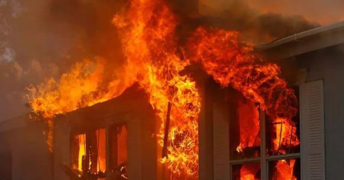 खोटाङमा होटल र लघुवित्तको कार्यालय भीषण आगलागी