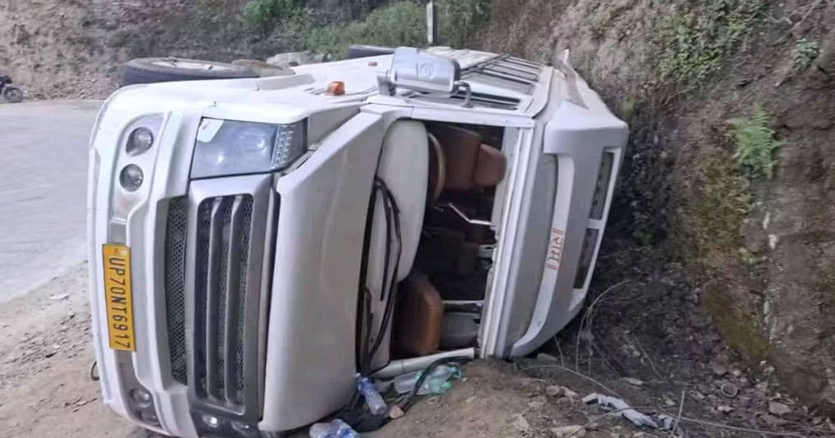 भारतीय नम्बर प्लेटको गाडी दुर्घटना, चार जना घाइते  