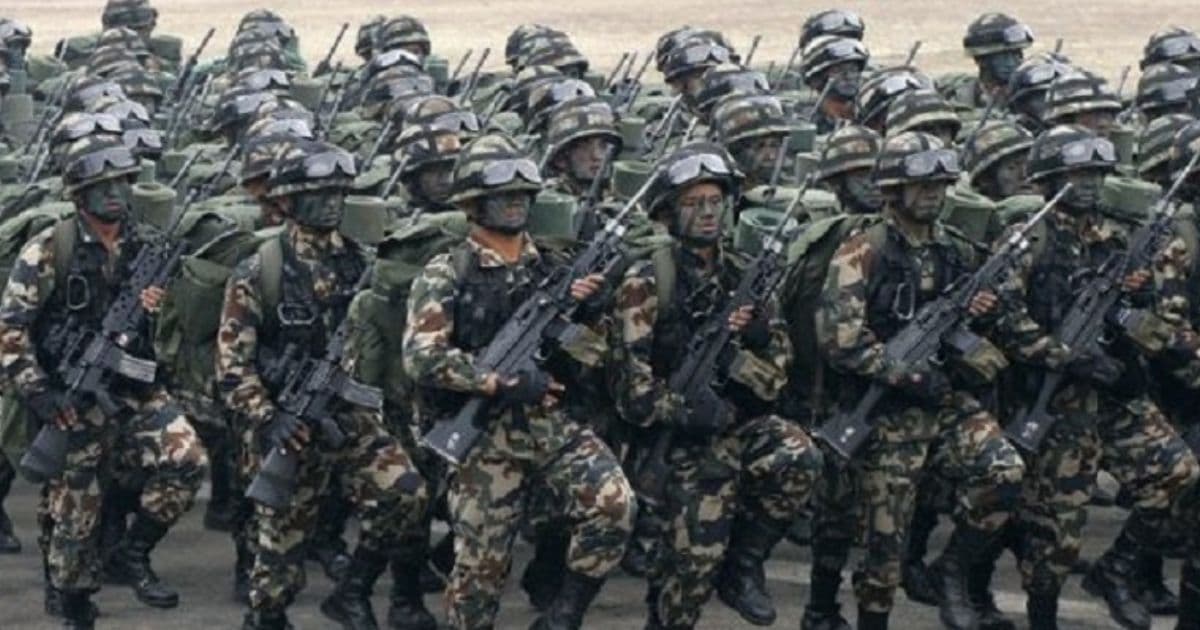 सडकमा सेनाकाे गस्ती, विना काम बाहिर ननिस्किन आग्रह