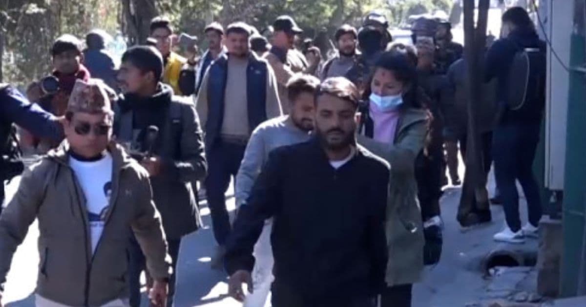 बिजुलीबजारमा राजावादीकाे प्रदर्शन