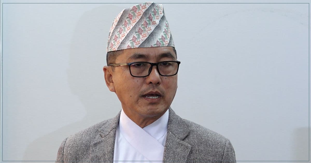 राप्रपाले अख्तियारमा ज्ञापन पत्र बुझाउँदै