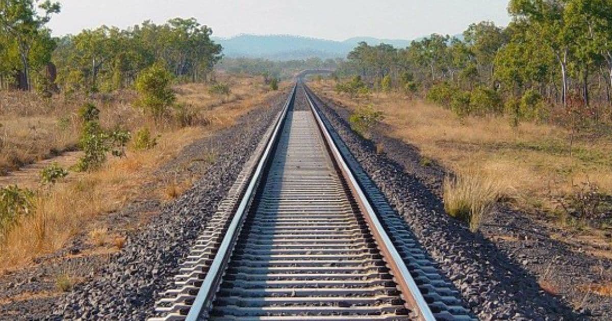 मुआब्जा नदिँदा पूर्व–पश्चिम रेल्वेको काम राेकियाे