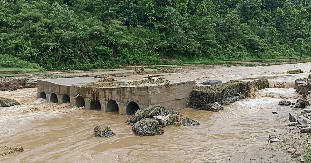 गोरखा बेनिघाट–आरुघाट सडक अवरुद्ध