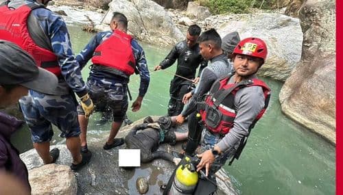 बेपत्ता पुरुषको शव सशस्त्र गोताखोरले ७० फिट गहिराईबाट निकाल्यो
