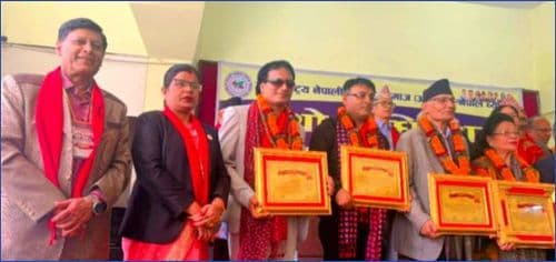 मीरा राणा राष्ट्रकवि माधव घिमिर गीत पुरस्कार २०८२ बाट सम्मानित