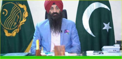 Pakistani minister Sardar Ramesh Singh Arora honored