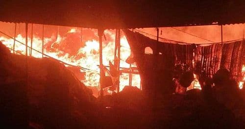 प्लाष्टिक प्याकेजिङ हाउसमा आगलागी
