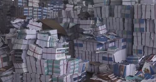 नयाँ शैक्षिकसत्रका लागि पाठ्यपुस्तक पुर्‍याइँदै