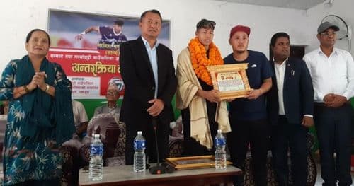 महिला फुटबलर साम्बा सम्मानित