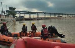 बेपत्ता गोताखोरको शुक्रबार बिहान बाट खोजी शुरु