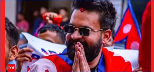 बालेनलाई छिर्की लाउदै ओली