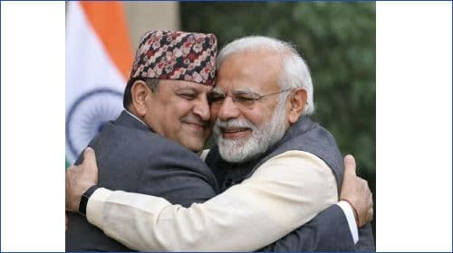 बाजपेयी पाउ पर्थे, मोदीको अँगालो