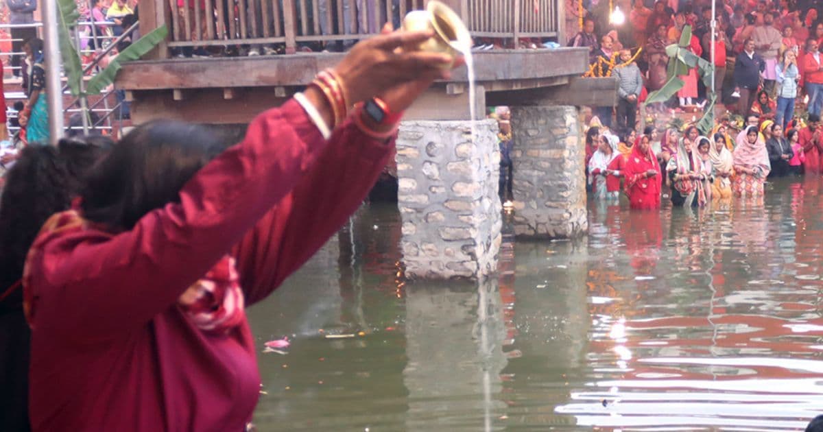 उदाउँदो सूर्यलाई अर्घ्य दिएर छठ सम्पन्न