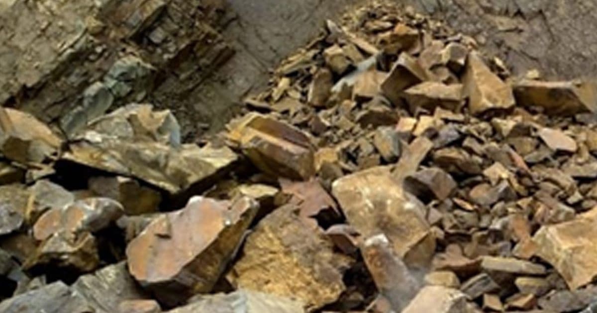 पहिरोले कागबेनी-कोरला सडक अवरुद्ध