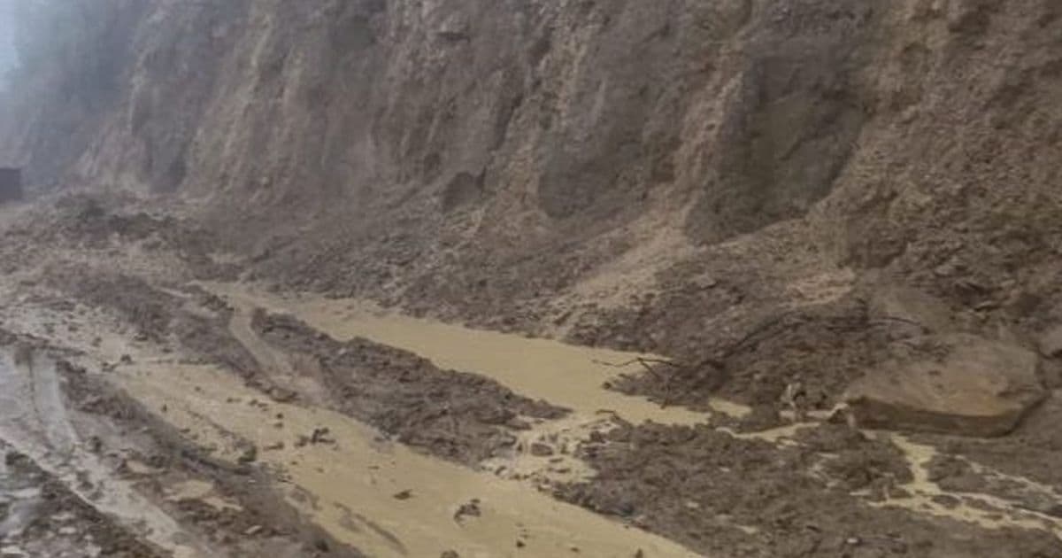 वर्षाका कारण कान्ति लोकपथ अवरुद्ध