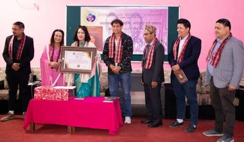 गायिका देविका बन्दनालाई
आईएनसीद्वारा सम्मान