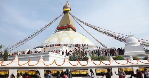 तामाङ समुदायले बौद्धमा तेमाल जात्रा मनाउँदै