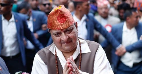 पूर्वराजा ज्ञानेन्द्र कुलदेवताको पूजा गर्न स्याङ्जामा