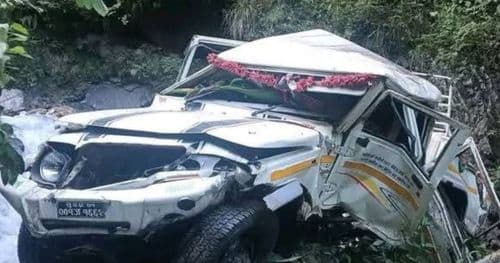 दार्चुलामा जिप दुर्घटना, जिप मालिककाे मृत्यु चालक फरार