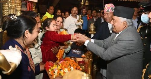 राष्ट्रपतिद्वारा सेतो मच्छिन्द्रनाथको दर्शन