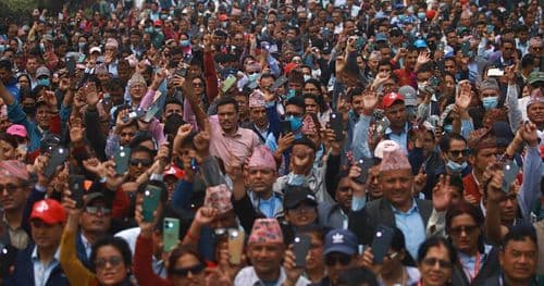 राजधानी काठमाडौंका सडक अस्तव्यस्त