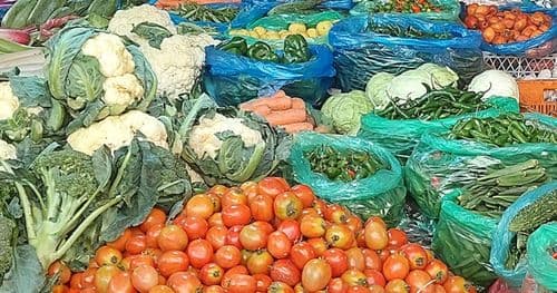 आज कालीमाटीमा कुन तरकारी तथा फलफूलकाे मूल्य कति ?