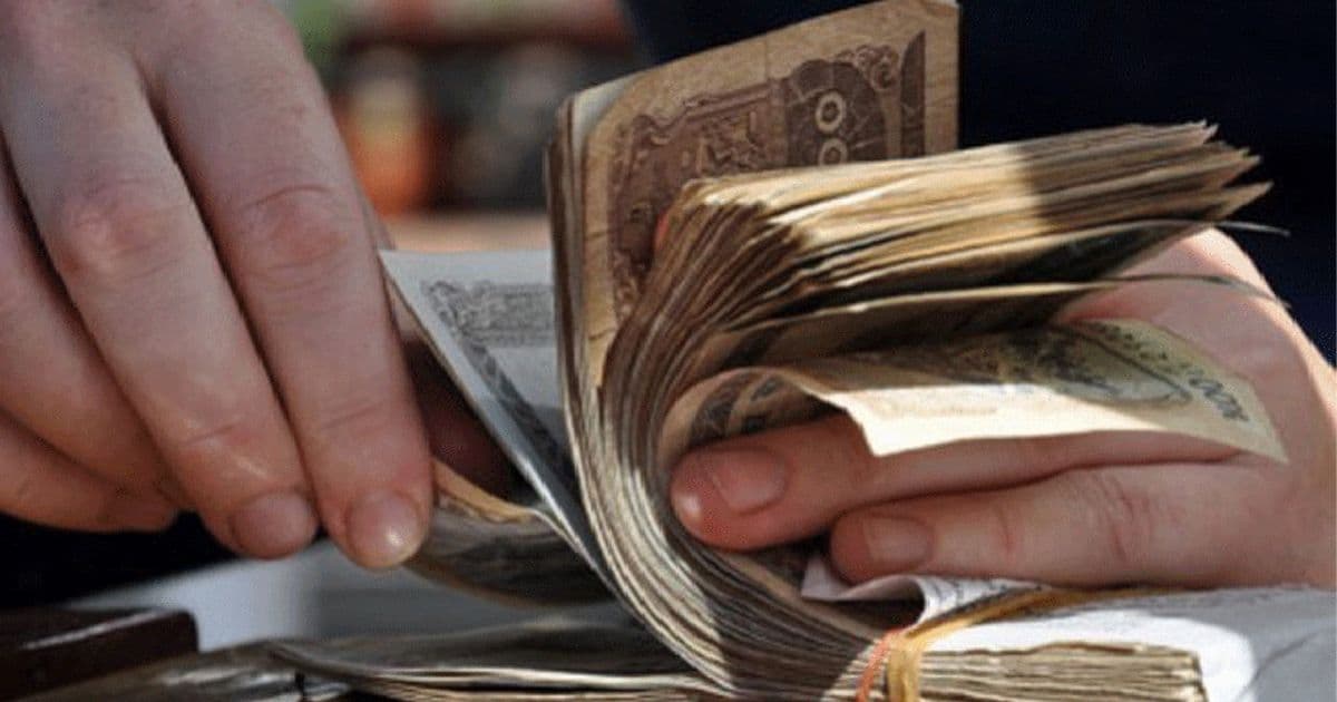 मन्दिरको भेटीले विद्यालय शिक्षकलाई तलव