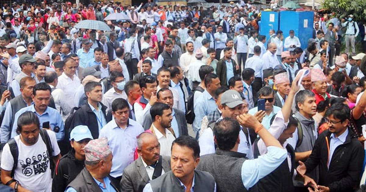 शिक्षकहरुले आन्दोलनलाई थप सशक्त बनाउने